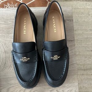 NEW Coach loafers size 8.5. Excellent condition - worn twice!